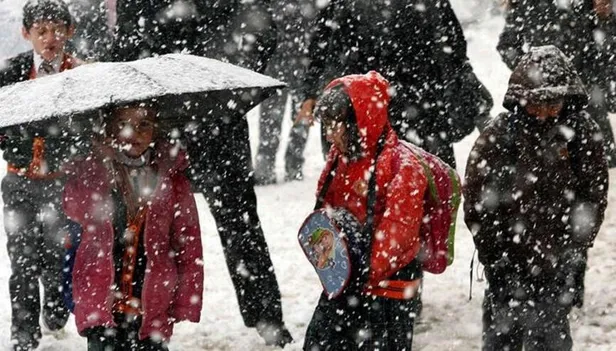 13 Ocak Perşembe yarın hangi illerde okullar tatil olacak? Bugün okullar tatil mi? Kar tatili olan iller hangileri? MEB Valilik açıklaması...-2