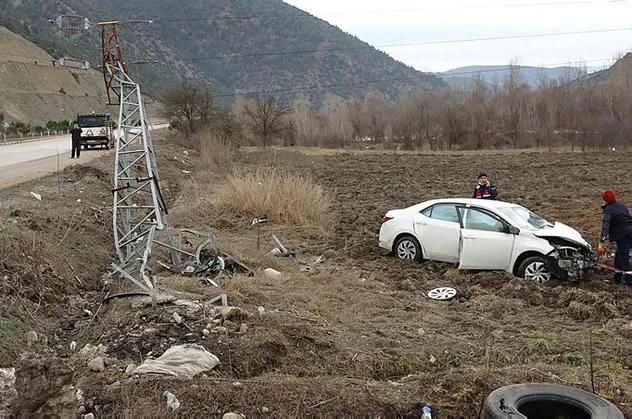 Karabük'te feci kaza! Kontrolden çıkan araç tarlaya uçtu