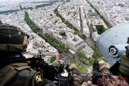 Fransa’da dikkat çeken görüntü! Onlarca helikopter aynı anda havalandı