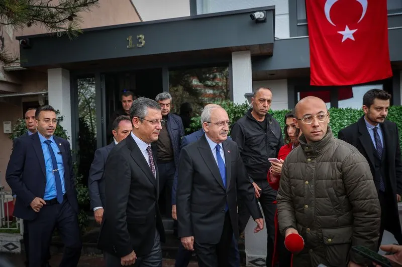 Özel, Kemal Kılçdaroğlu'nu ofisinde ziyaret etti 