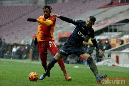 Mostafa Mohamed ve Onyekuru alınmasa Galatasaray’ın durumu ne olurdu? Galatasaray - Kasımpaşa maçı sonrası flaş yorum