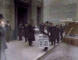 Ünlü fotoğraflar renklendirilirse