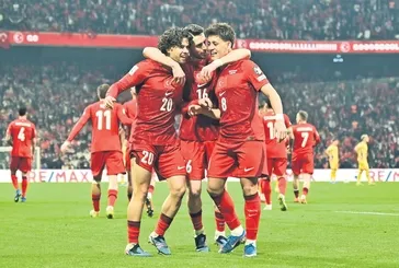 Montella ve öğrencileri hedefe kilitlendi: Milli Takım'daki gruplaşma iddialarına saha içinde yanıt