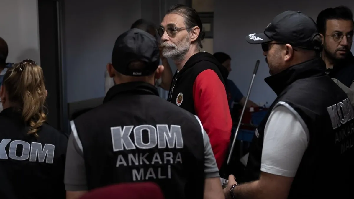 erdal-besikcioglunun-uyusturucu-testi-pozitif-cikti-1785843277905.jpeg Erdal Beşikçioğlu’nun uyuşturucu testi pozitif çıktı! Kan ve idrarda THC-COOH tespit edildi-3