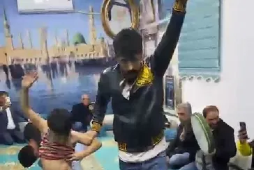 Çocuklara şiş batırıp zikir çektiler!