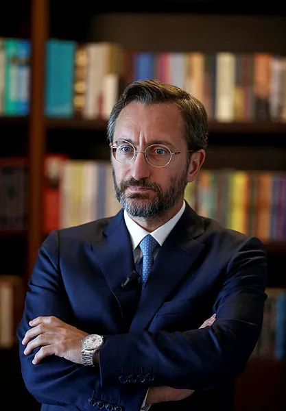 cumhurbaskanligi-iletisim-baskani-fahrettin-altun-mucadelemiz-batici-elitlerin-onumuze-kader-diye-koydugu-bagimlilik-tuzagindan-kurtulmak-icindir-1596922149711.jpg Cumhurbaşkanlığı İletişim Başkanı Fahrettin Altun: Mücadelemiz Batıcı elitlerin önümüze kader diye koyduğu bağımlılık tuzağından kurtulmak içindir-3