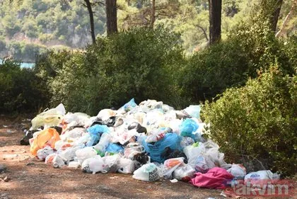 Muğla’da tatilciler çöp dağlarını arkalarında bıraktı