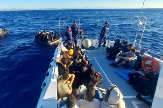 Muğla Datça'da 64 göçmen kurtarıldı