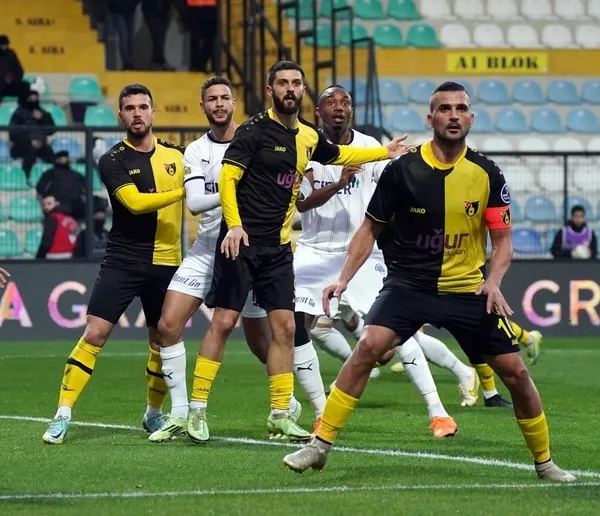 İstanbulspor evinde Kasımpaşapor'u geriden gelerek yendi-7