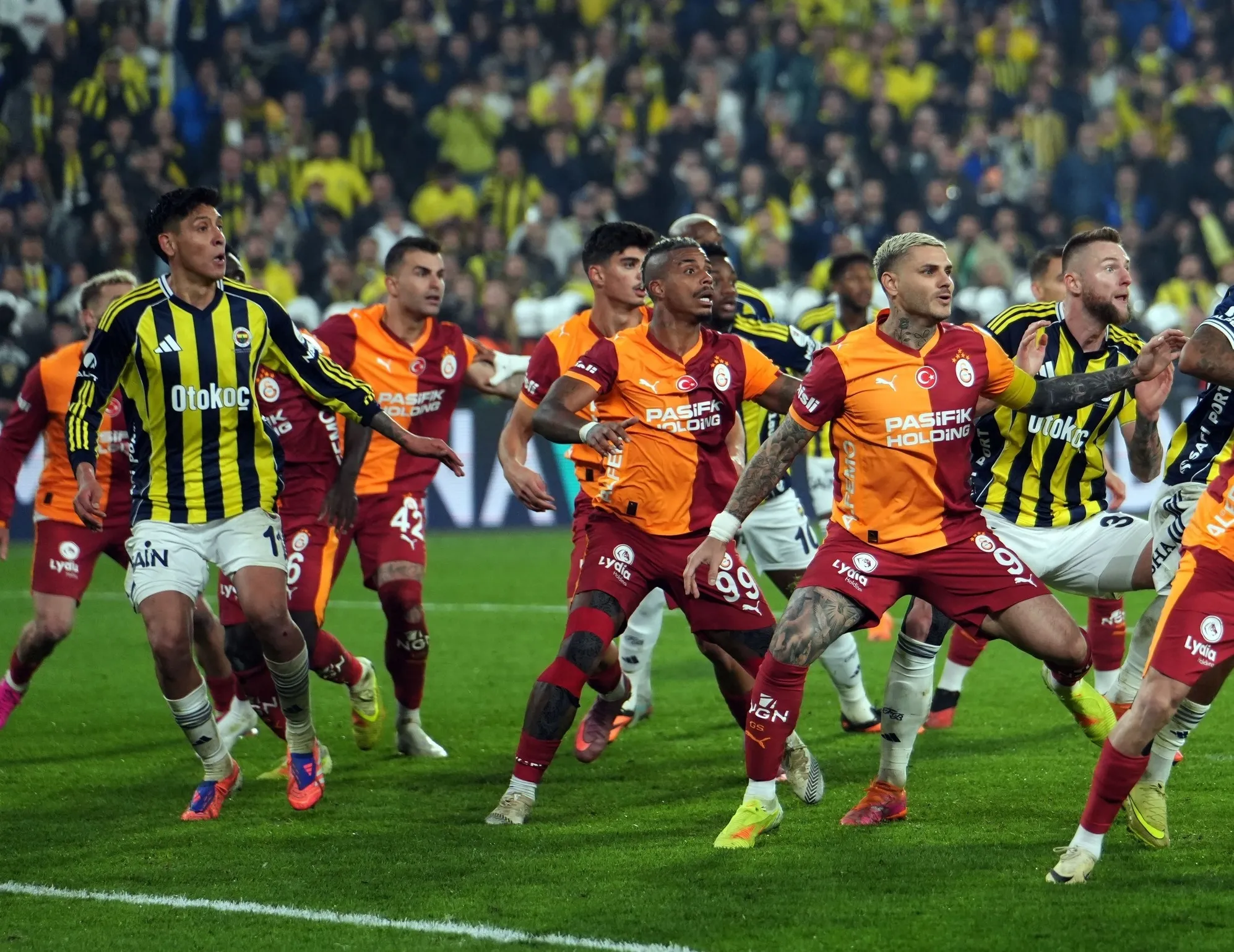 Şampiyonluk yolunda kritik randevu: Galatasaray-Fenerbahçe derbisi bugün oynanacak