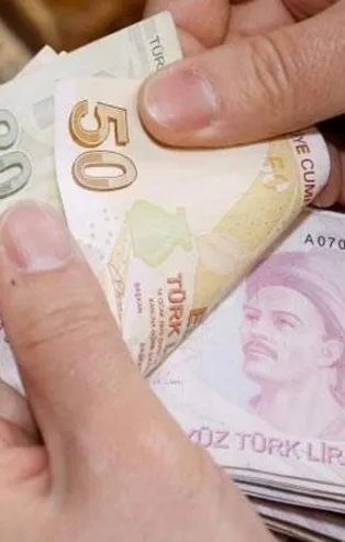 SSK emeklisine en az bin 827 TL