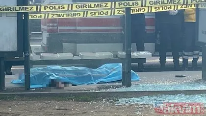 İstanbul’da dehşete düşüren olay! Çağlayan’da otobüs durağında sevgilisiyle tartışan adam kendisini vurdu