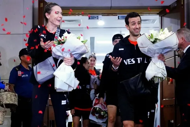 Yüksekten uçan Filenin Sultanları'na THY'den özel hediyeler: Yurda döndüler!-9