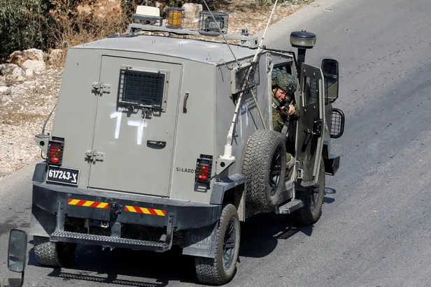 bati-seriada-israil-baskini-2-filistinli-yaralandi-15-kisi-gozaltina-alindi-1694687862867.jpg Batı Şeria’da İsrail baskını: 2 Filistinli yaralandı 15 kişi gözaltına alındı-1