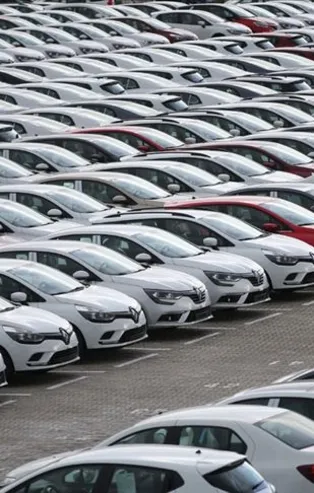 İkinci el araçlara büyük ilgi! Bantlardan artık "yenilenmiş" şekilde iniyor