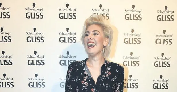 Burcu Binici'nin neşesi yerinde