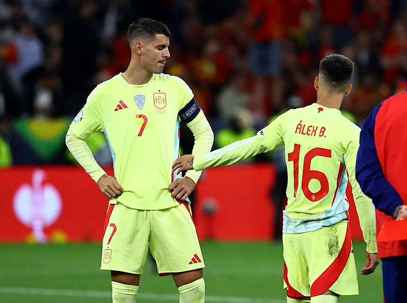 Dünya devinin stoperi Galatasaray'a! Bonservisi belli oldu - 14