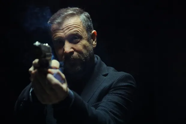 Çukur'da başrol dönemi bitti 'Gerçekleşen hayallere de mukadderat mı denir' Yaptıklarının bedelini acı acı ödeyerek dizden ayrıldı-4