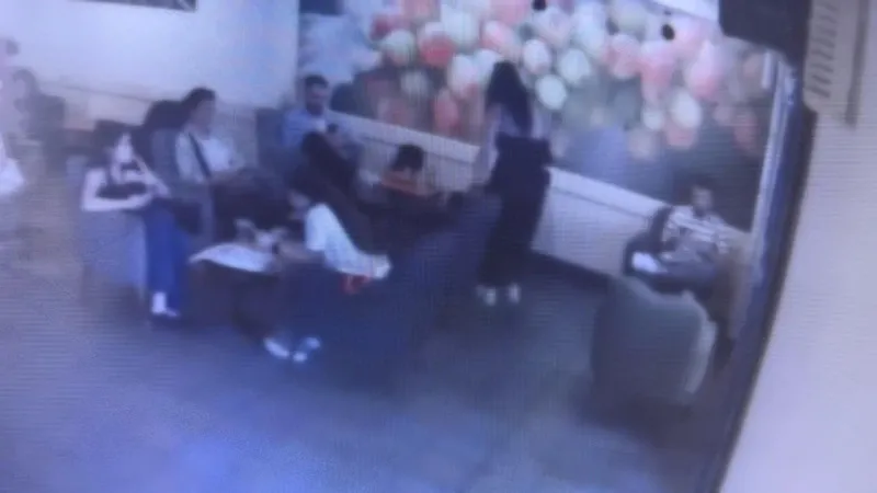 etilerde-ferdi-tayfurun-damadinin-restoranina-operasyon-kadinlarin-getirdigi-musterilere-yuksek-hesap-odettirm-1782118008659.jpg Ferdi Tayfur’un damadının restoranına yüksek hesap baskını: Arkadaşlık uygulaması tuzağı polise takıldı-5