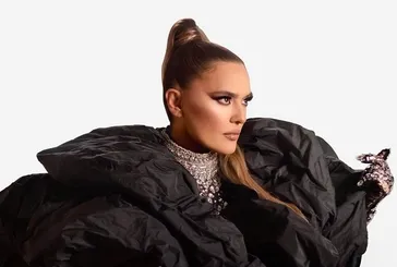 Demet Akalın’dan kilo yorumlarına yanıt: Konserde dikkat çeken eşofmanla paylaşım