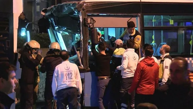 Şişli'de halk otobüsü kaza yaptı, yaralılar var-1