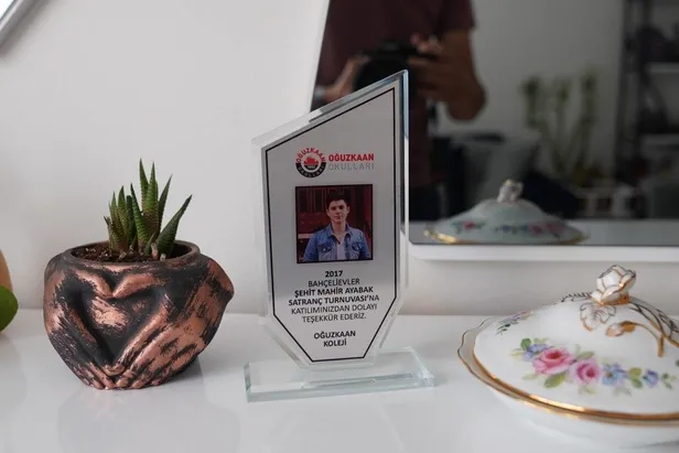 16-yasindaki-sehit-olan-mahir-ayabakin-annesi-muteber-ayabak-15-temmuz-gecesini-anlatti-1657893765966.jpeg 16 yaşındaki şehit olan Mahir Ayabak'ın annesi Muteber Ayabak 15 Temmuz gecesini anlattı-3