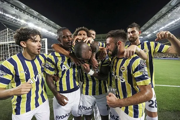 fenerbahceye-ilk-hafta-soku-umraniyespor-karsisinda-1-puani-son-anda-kurtardi-1659998158554.jpeg