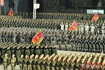 SON DAKİKA: Kuzey Kore dünyanın en güçlü silahını tanıttı