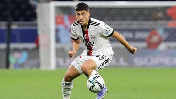 besiktasin-genc-yildizi-emirhan-ilkhana-torino-kancasi-45-milyon-fesih-bedeli-ile-transfer-an-meselesi-1659125590338.jpeg Beşiktaş'ın genç yıldızı Emirhan İlkhan'a Torino kancası! 4.5 milyon fesih bedeli ile transfer an meselesi-2