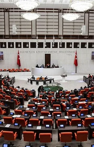 Meclis'teki sandalye sayısı değişti! TBMM'nin son sandalye dağılımına göre hangi partinin kaç milletvekili var?