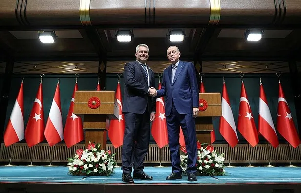 baskan-erdogan-ve-avusturya-cumhuriyeti-sansolyesi-karl-nehammerden-onemli-aciklamalarda-bulundu-1696955868617.jpeg Başkan Erdoğan ve Avusturya Cumhuriyeti Şansölyesi Karl Nehammer'den önemli açıklamalarda bulundu-3