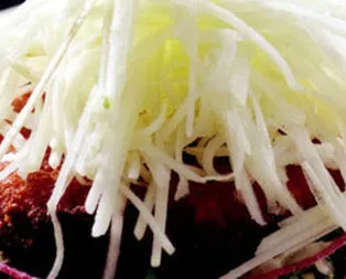 Keçi Peynirli Salata