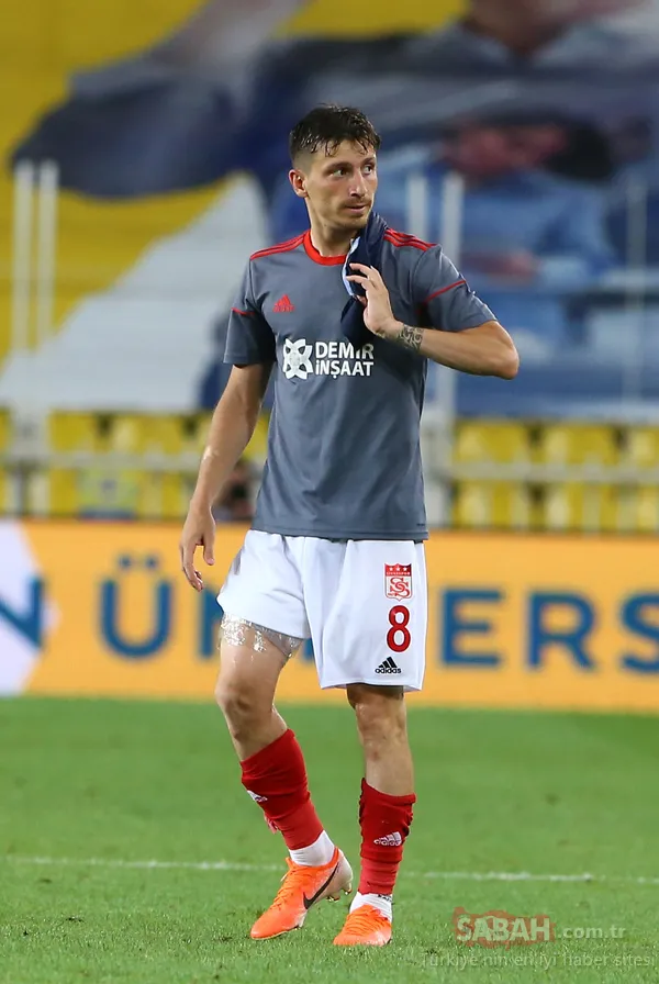 Fenerbahçe-Sivasspor maçı sonrası Mert Hakan Yandaş, Emre Belözoğlu'nun yanına gitti! Dikkat çeken kare - 16