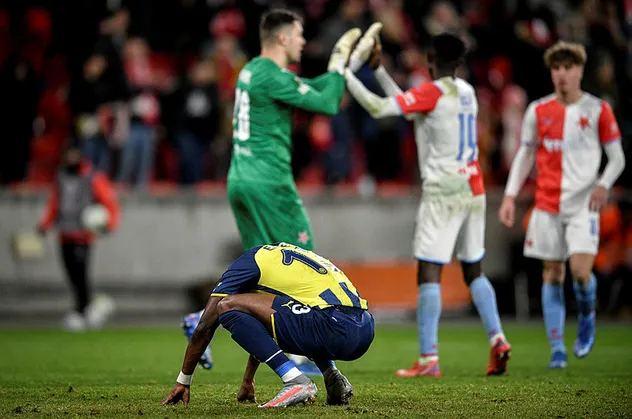 Slavia Prag Fenerbahçe'ye futbol dersi verdi! İşte ibretlik tablo