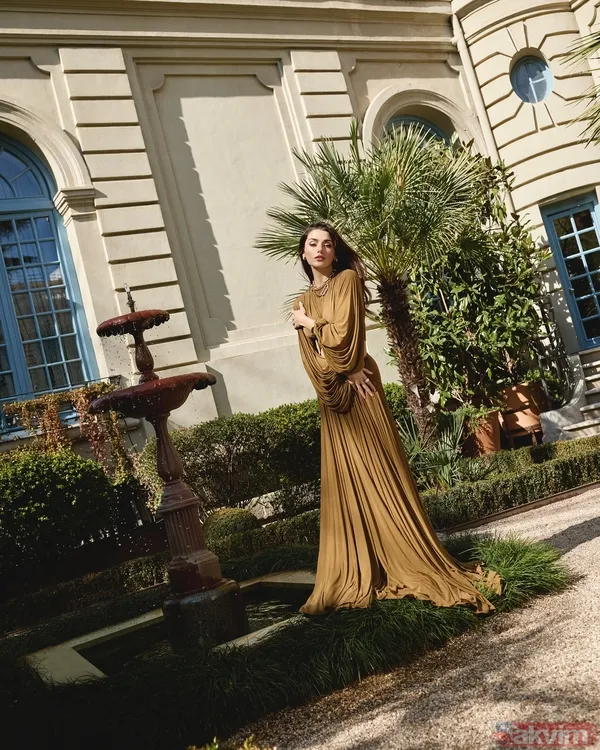 Hande Erçel’e sevgilisi Onur Güvenatam'dan başrol jesti! Aşk setlere mi taşınıyor... - 4