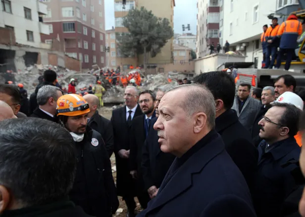 Başkan Erdoğan enkaz alanında konuştu: Alacağımız dersler var-11