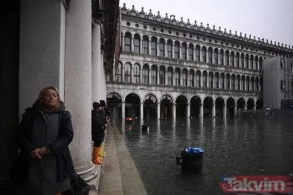 Venedik’te sel felaketi! Son 50 yılın en yüksek seviyesi!