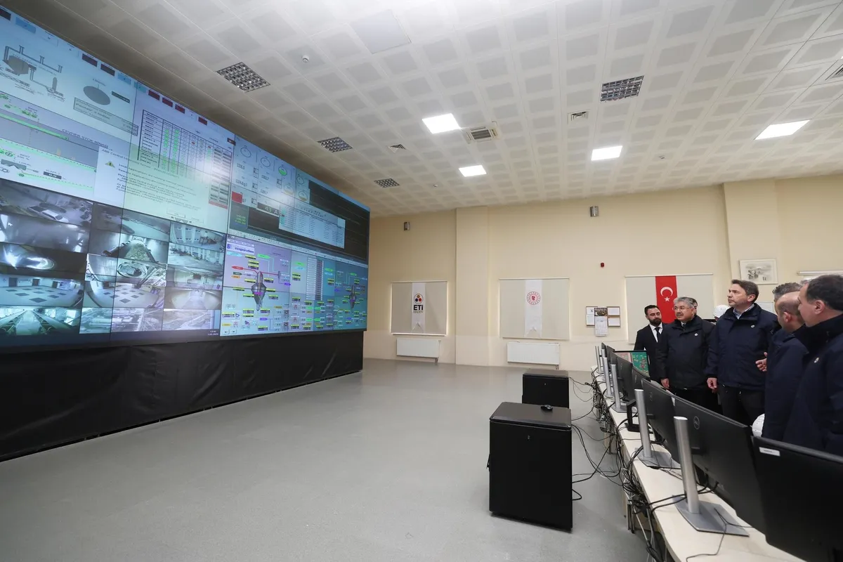 enerji-ve-tabii-kaynaklar-bakani-alparslan-bayraktar-3-yeni-yatirimi-acikladi-degeri-500-milyon-dolar-1777639865386.jpeg Enerji ve Tabii Kaynaklar Bakanı Alparslan Bayraktar 3 yeni yatırımı açıkladı: Değeri 500 milyon dolar!-3