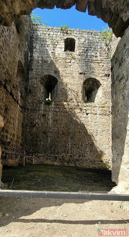 Trabzon'da 13. yüzyıldan kalma Akçakale Kalesi'nin kalıntıları deniz dibinden çıkarılıyor - 12