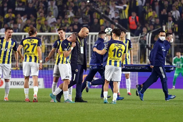 fenerbahcede-bir-ayrilik-daha-ingiltereye-gidiyor-1660485160588.jpg Fenerbahçe'de bir ayrılık daha! İngiltere'ye gidiyor-5