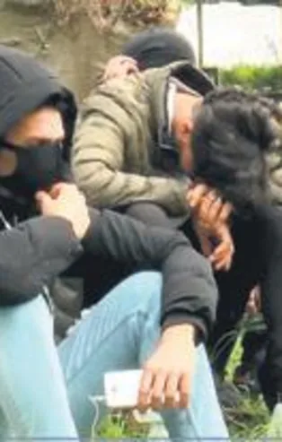 Sosyal mesafeyi 'Fas' geçtiler