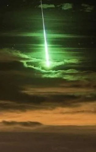 TUA'dan flaş meteor açıklaması! İstanbul semalarındaki yeşil ışığın sırrı çözüldü