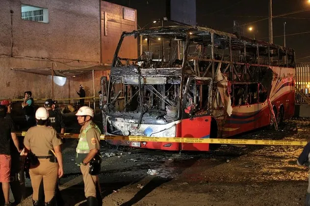 Peru'da otobüste yangın: 20 ölü