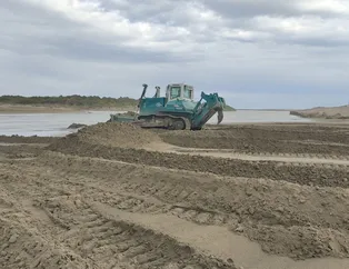 Adana'da deniz siyaha boyandı! Kirlilik nedeniyle Akyatan Lagünü'nün girişi kapatıldı