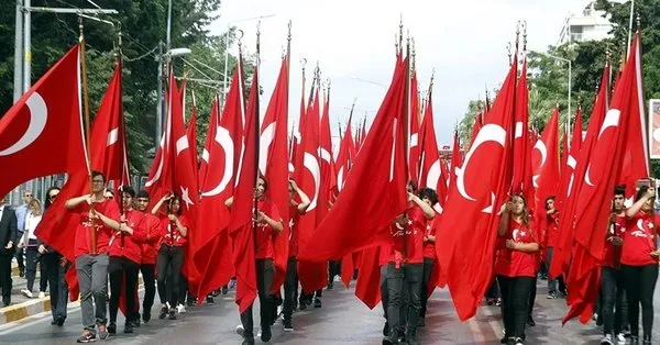 19 Mayis Hangi Gun Tatil Mi Olacak 19 Mayis Ta Sokaga Cikma Yasagi Uygulanacak Mi Takvim