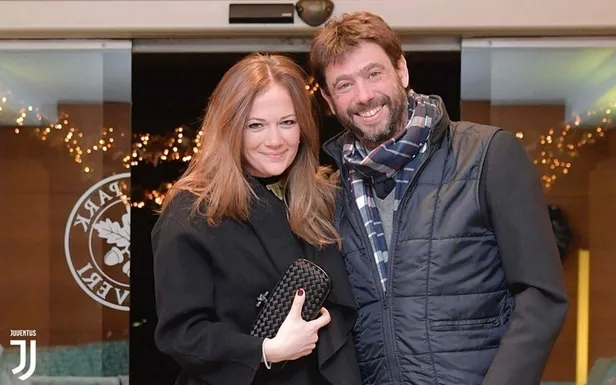 1646248660227.jpeg Andrea Agnelli’nin sevgilisi Deniz Akalın’ın 11 milyonluk yüzük sırrı belli oldu! Meğerse efsane aktör Richard Burton...-2