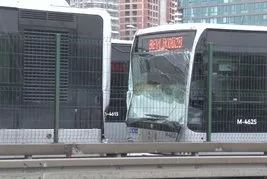 Fikirtepe’de iki metrobüs çarpıştı!