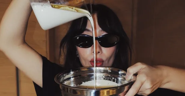 Kadir Doğulu çok şanslı! Neslihan Atagül'den iştah kabartan bayram sürprizi! Mutfakta hünerlerini sergiledi