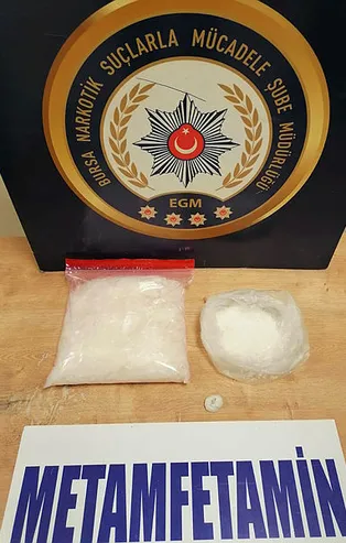 Bursa'da otomobil lastiğinden 1 kilo kokain çıktı