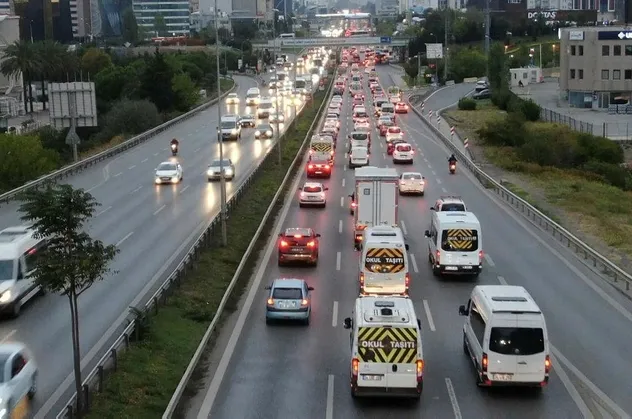 Son dakika: İstanbul’da yağmur sonrası trafik çilesi! 07.30 itibariyle yüzde 60'a yükseldi